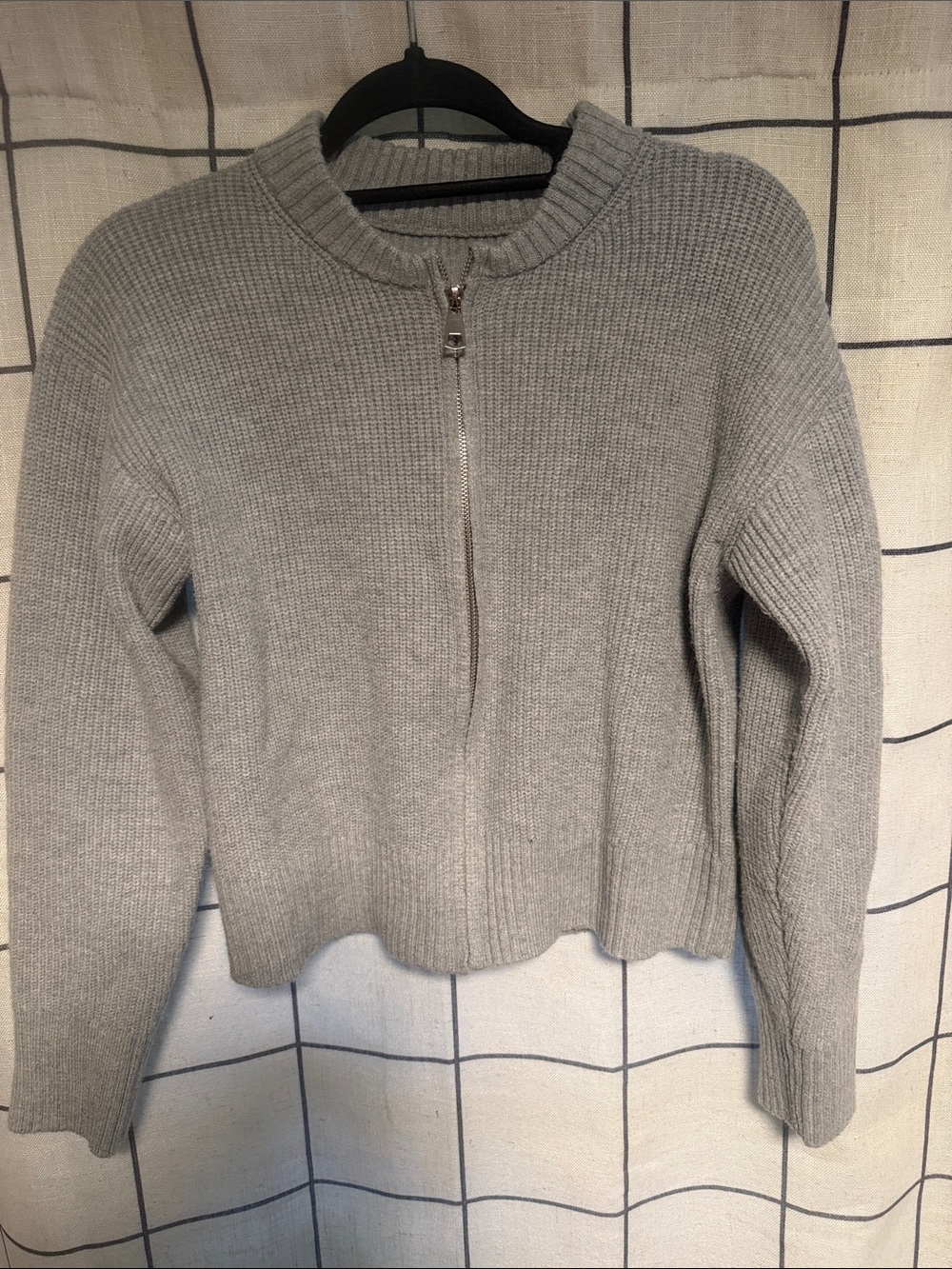 SHEIN Gray Ribbed Zip-Front Crewneck Sweater